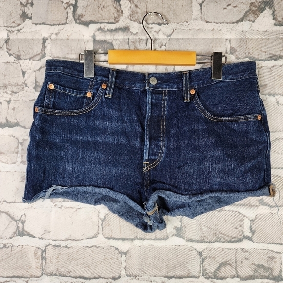 Levi's 501 Shorts Cutoffs Button Fly Dark Wash 33W Festival Summer - Picture 1 of 11